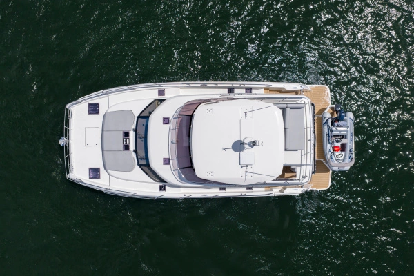 2024 Prestige 48