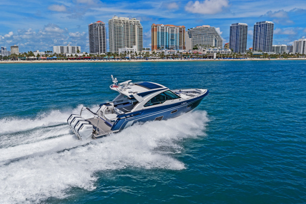 LADY CHAMPAGNE 2 40ft Formula Yacht For Sale