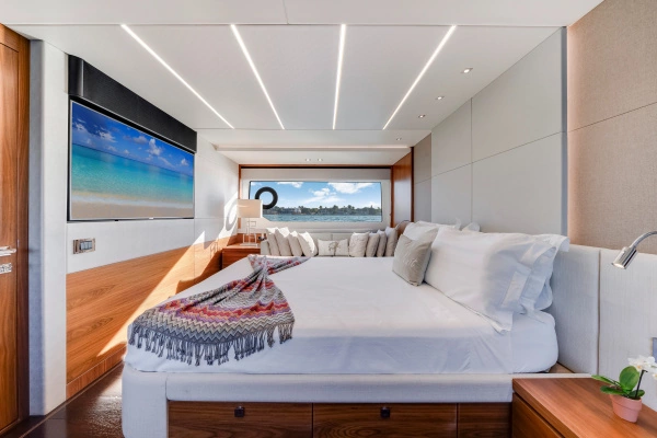 2020 Sunseeker 76