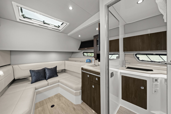 LADY CHAMPAGNE 2 40ft Formula Yacht For Sale