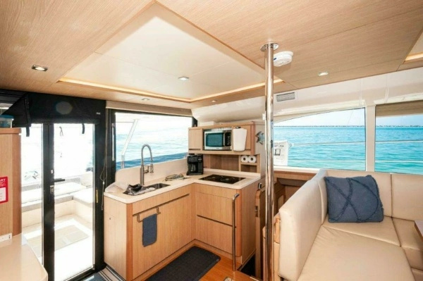 2018 Aquila 44