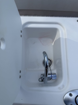 Cutwater 24 - Cockpit