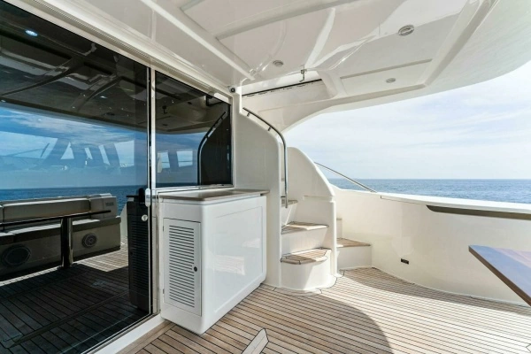 2013 Ferretti Yachts 62