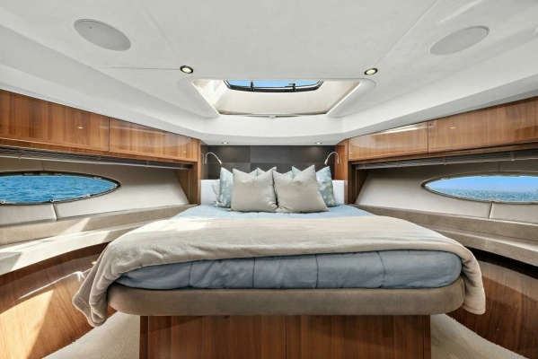 2015 Princess 72