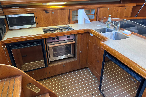 Mischievous Mermaid 44ft Hunter Yacht For Sale