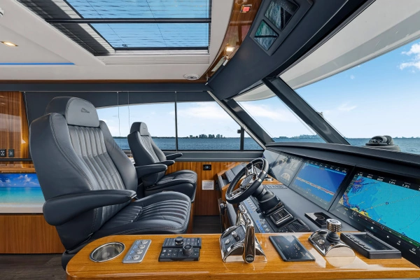 2025 Riviera 72