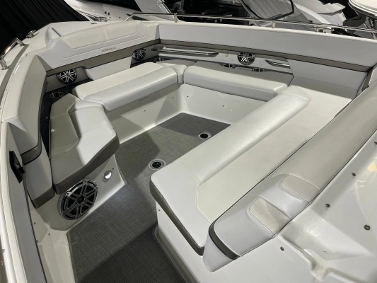 Formula 380 Super Sport Crossover I/O Yacht For Sale