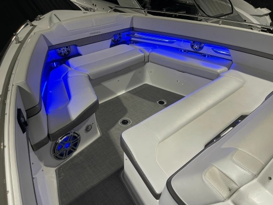 Formula 380 Super Sport Crossover I/O Yacht For Sale