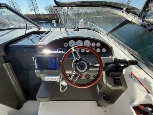 28ft Regal Yacht For Sale