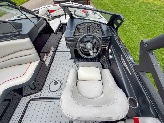 22ft Axis Yacht For Sale