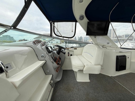32ft Bayliner Yacht For Sale