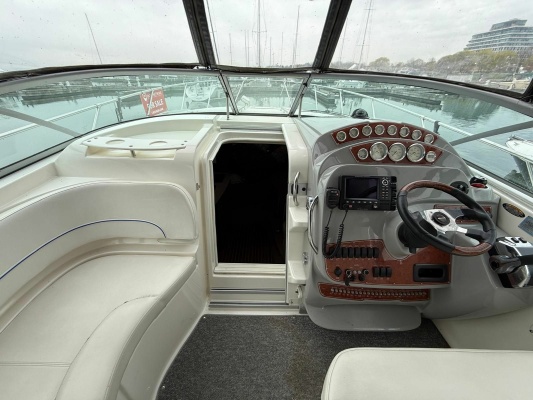 32ft Bayliner Yacht For Sale