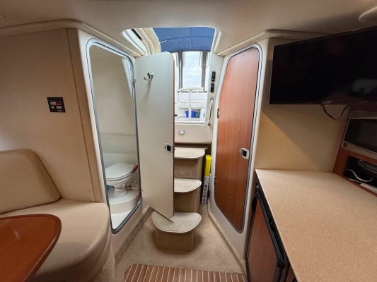32ft Bayliner Yacht For Sale