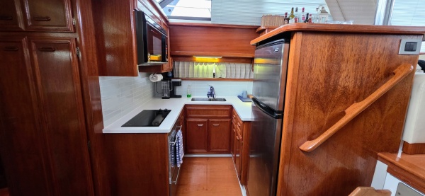 42ft Carver Yacht For Sale