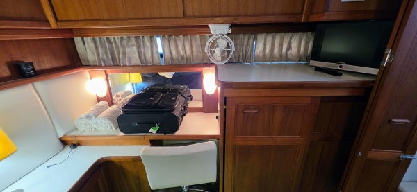42ft Carver Yacht For Sale