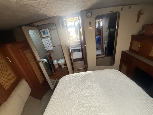38ft Bayliner Yacht For Sale