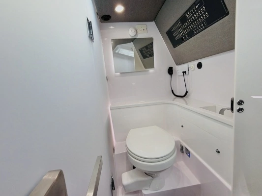 Axopar 37 XC Yacht For Sale