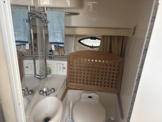 32ft Monterey Yacht For Sale