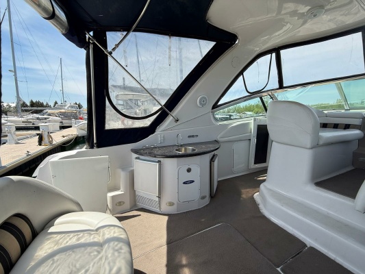 37ft Four Winns Yacht For Sale