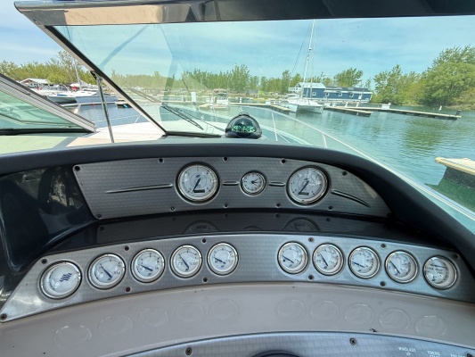 37ft Four Winns Yacht For Sale