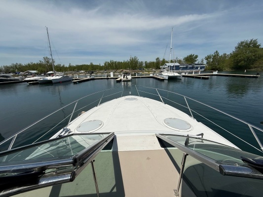 37ft Four Winns Yacht For Sale