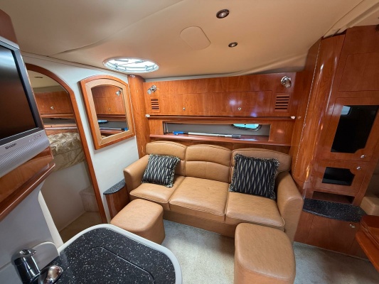 37ft Four Winns Yacht For Sale