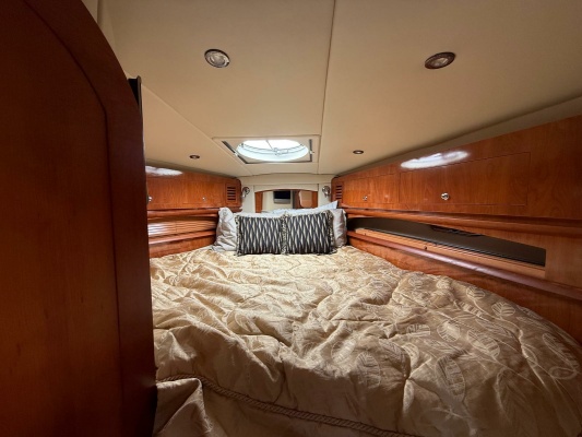 37ft Four Winns Yacht For Sale