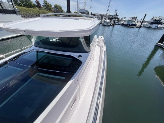 Axopar 37 XC Yacht For Sale