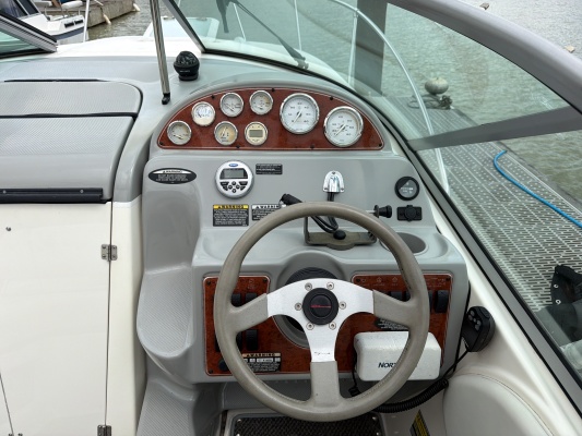 24ft Bayliner Yacht For Sale