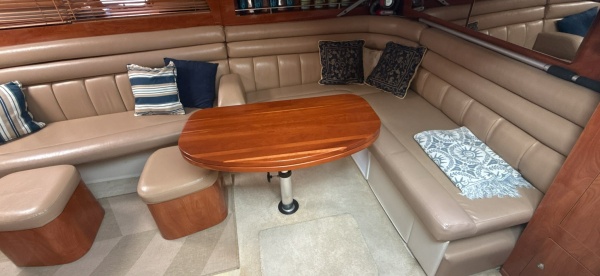 37ft Four Winns Yacht For Sale