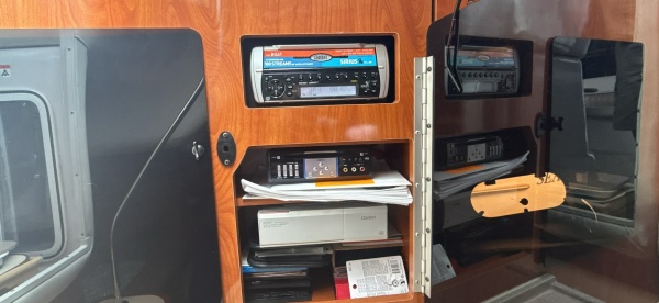 37ft Four Winns Yacht For Sale