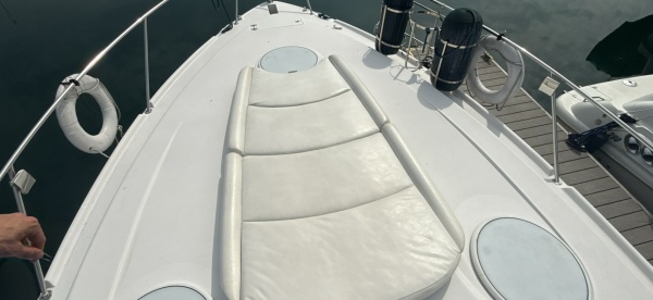 37ft Four Winns Yacht For Sale