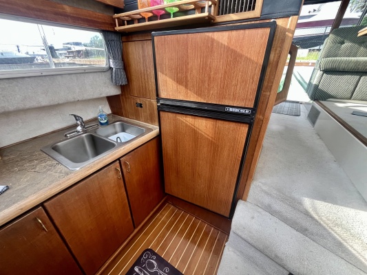 38ft Bayliner Yacht For Sale