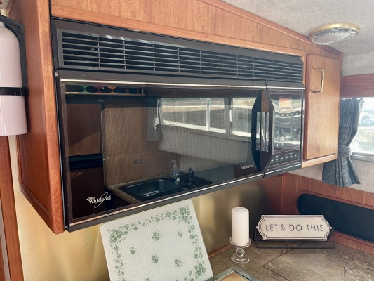 38ft Bayliner Yacht For Sale