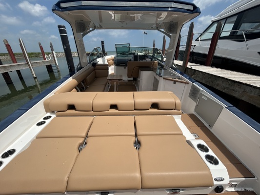 32ft Aviara Yacht For Sale