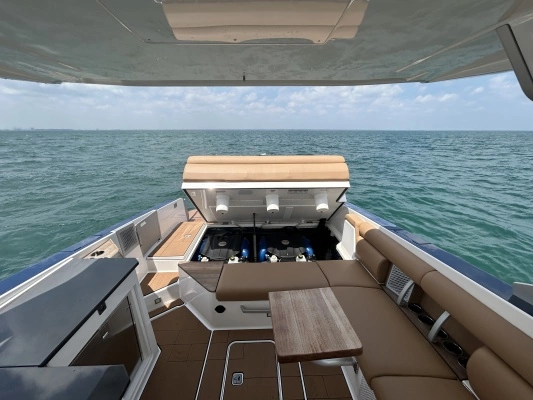 Aviara AV32 Yacht For Sale