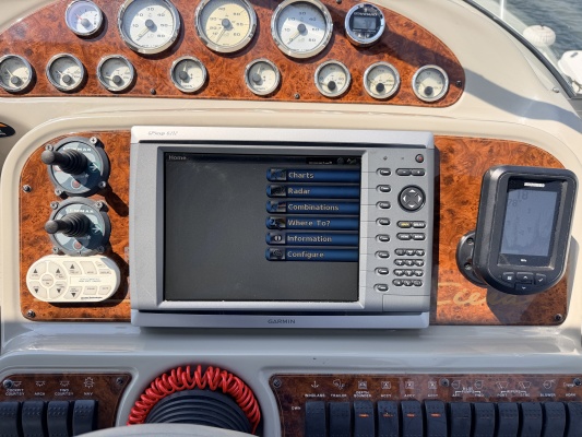 30ft Bayliner Yacht For Sale