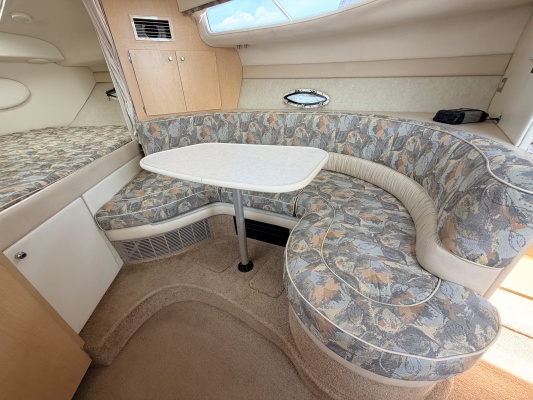 30ft Bayliner Yacht For Sale