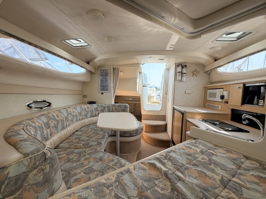 30ft Bayliner Yacht For Sale