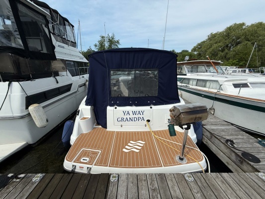 32ft Four Winns Yacht For Sale