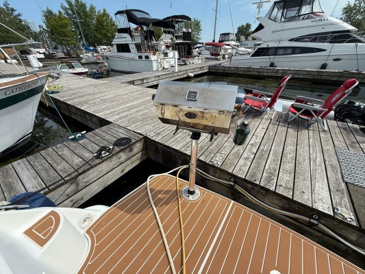 32ft Four Winns Yacht For Sale