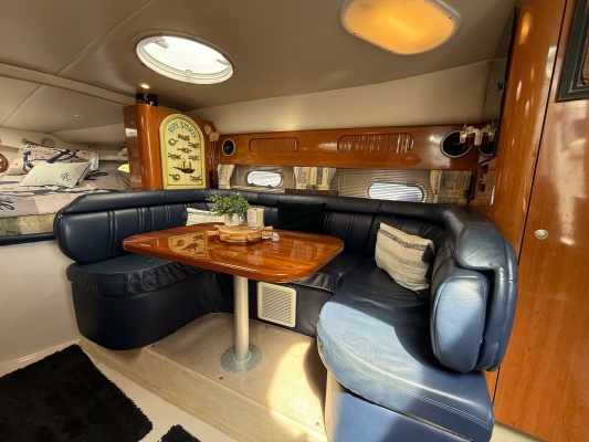 32ft Four Winns Yacht For Sale