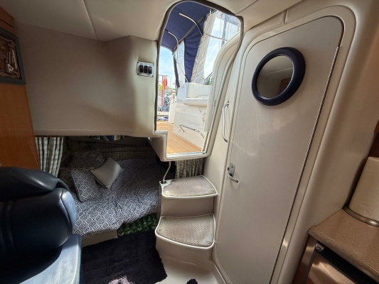 32ft Four Winns Yacht For Sale