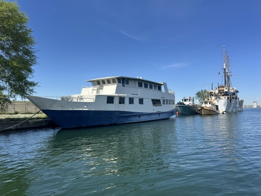 84ft Custom Yacht For Sale