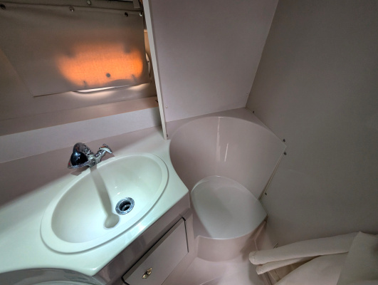 33ft Cruisers Yachts Yacht For Sale
