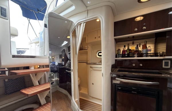 33ft Sea Ray Yacht For Sale