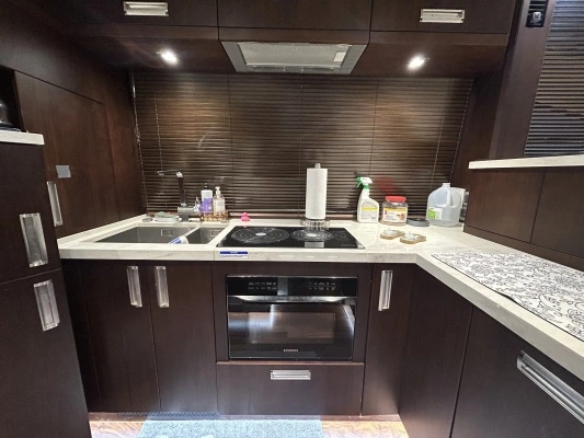 Galeon 560 Sky Yacht For Sale