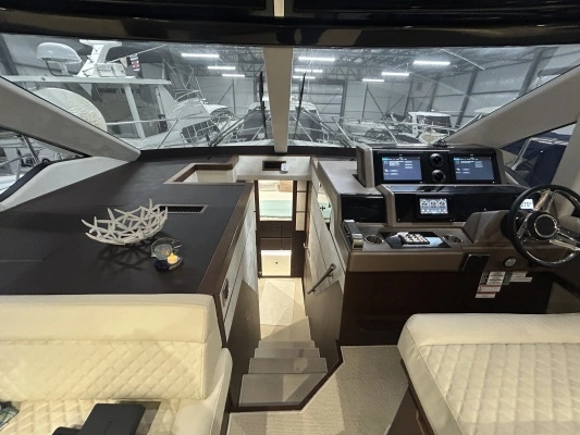 Galeon 560 Sky Yacht For Sale