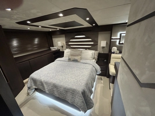 Galeon 560 Sky Yacht For Sale