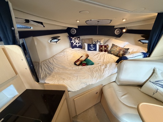 31ft Bayliner Yacht For Sale
